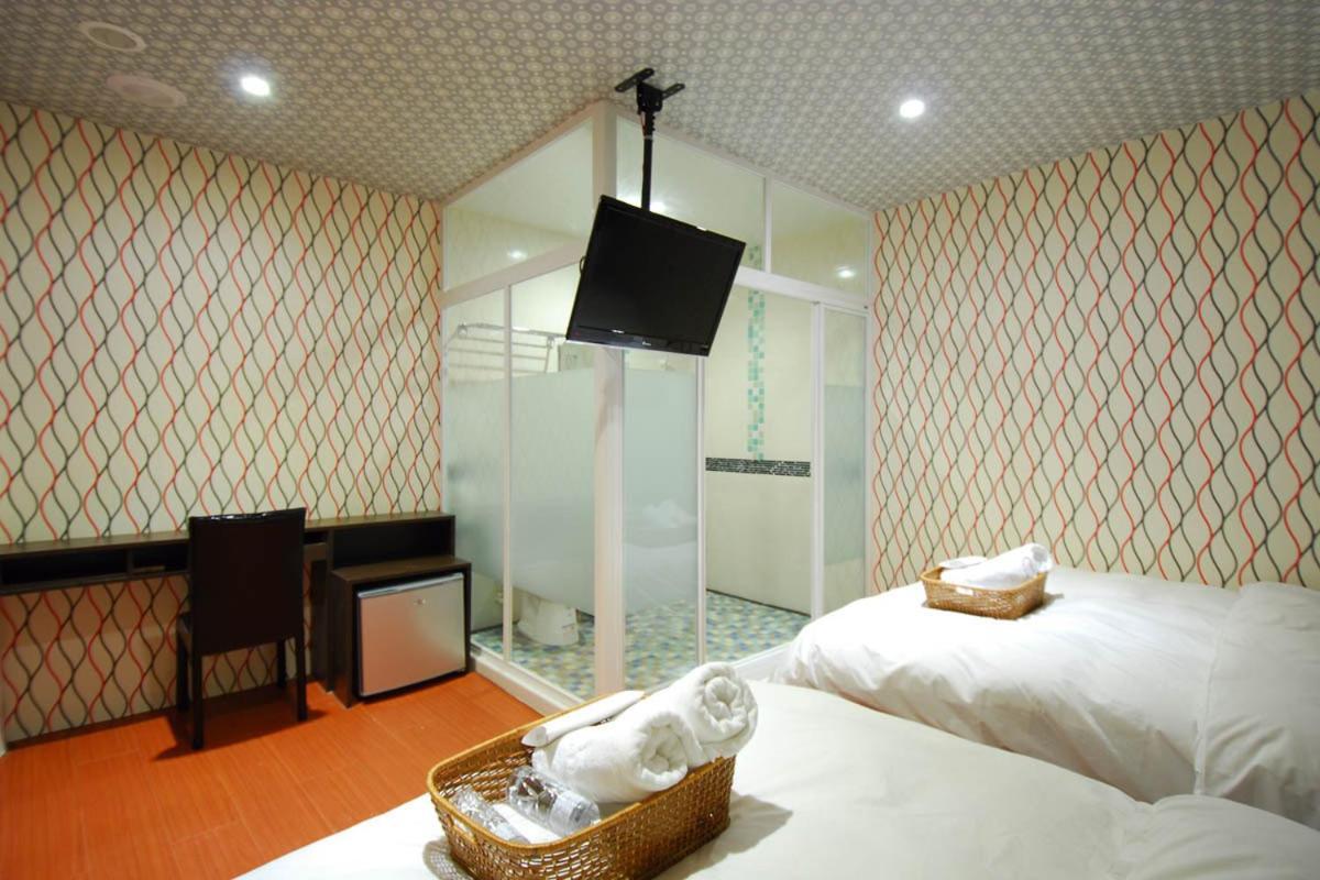 טאיפיי Happiness Inn מראה חיצוני תמונה